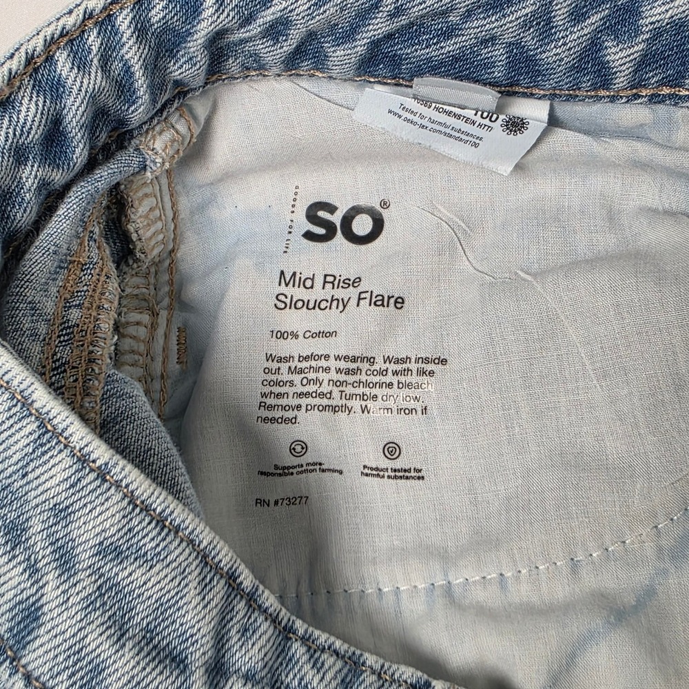 SO Slouchy Flare Jeans Women 5/27W Light Wash Distressed Mid Rise Wide Leg Denim - Picture 8 of 11